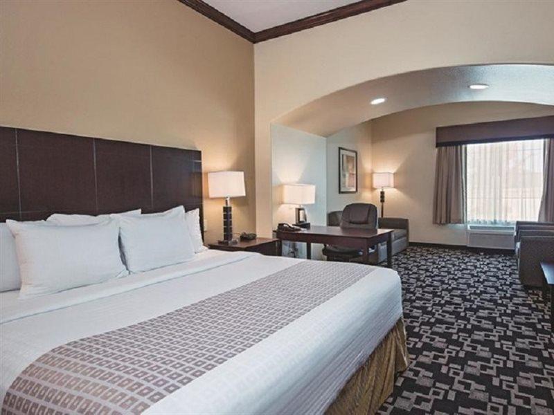 La Quinta Inn And Suites Joshua Eksteriør billede