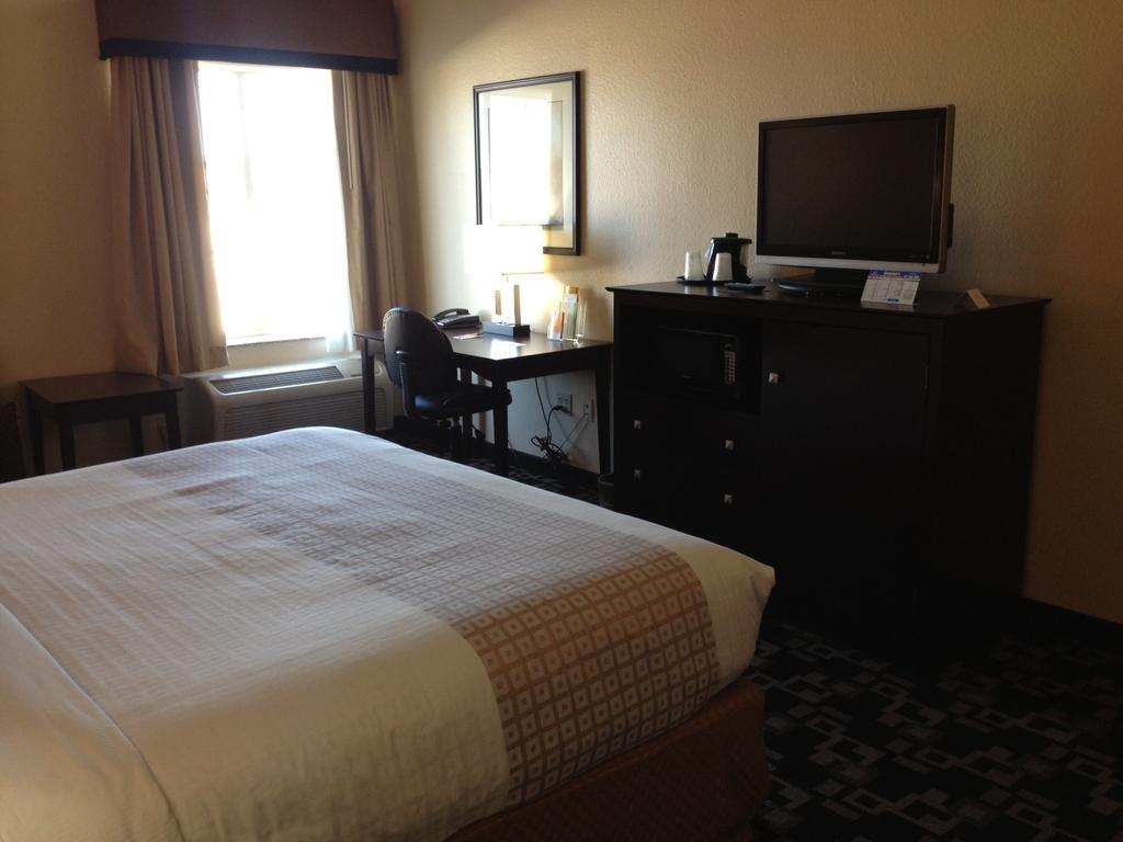 La Quinta Inn And Suites Joshua Eksteriør billede