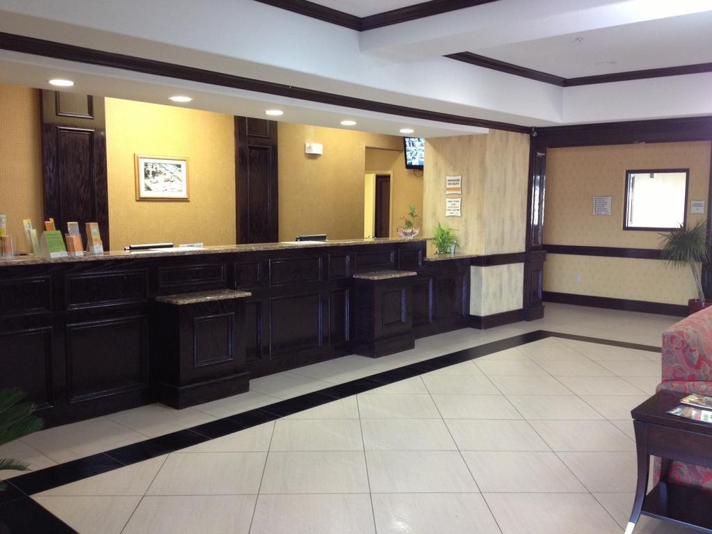 La Quinta Inn And Suites Joshua Eksteriør billede